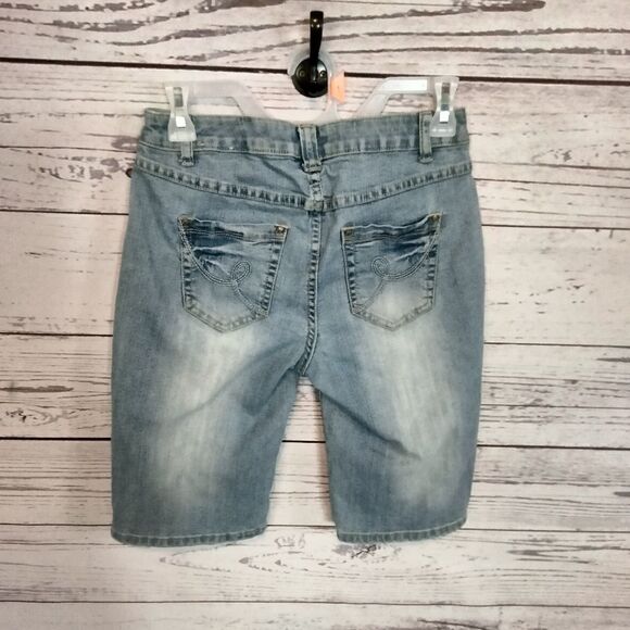 "Fashion Bug" woman's shorts  - Picture 4 of 7